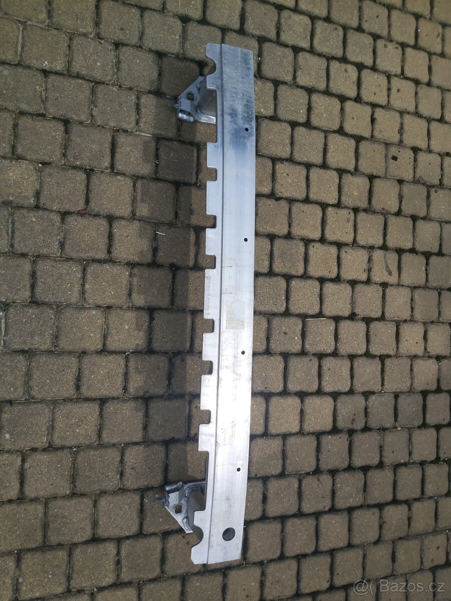 Zadní výstuha nárazníku BMW 5 G30