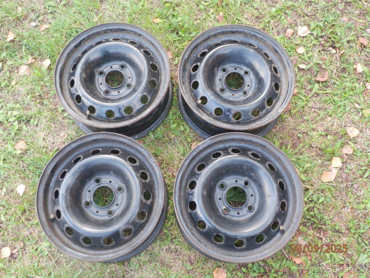 4xPlechové disky na CITROEN C2 14tky ET24  300kč všechny.