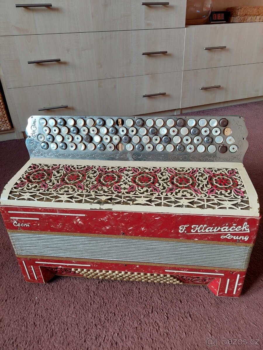 Tahací harmonika - chromatika