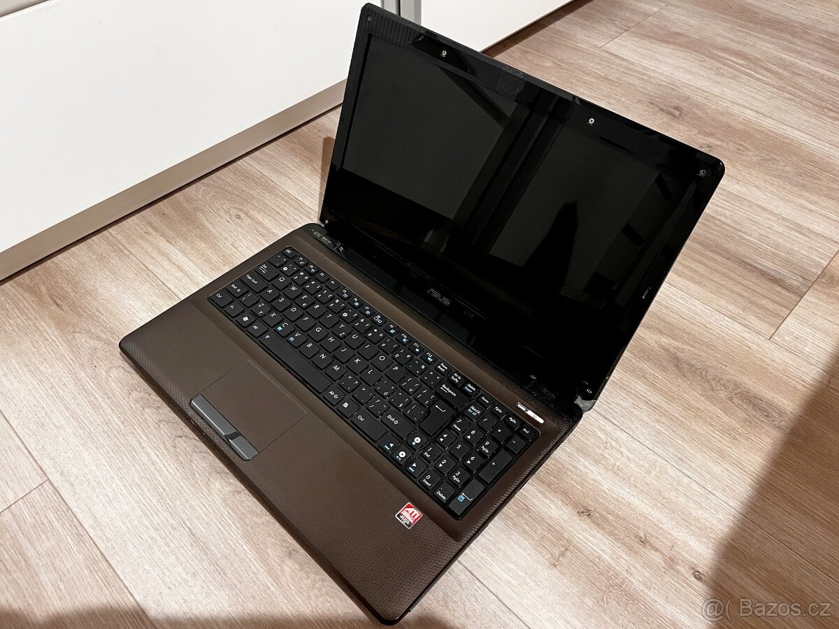 NOTEBOOK ASUS, Model: K52JR, na náhradní díly, bez HDD