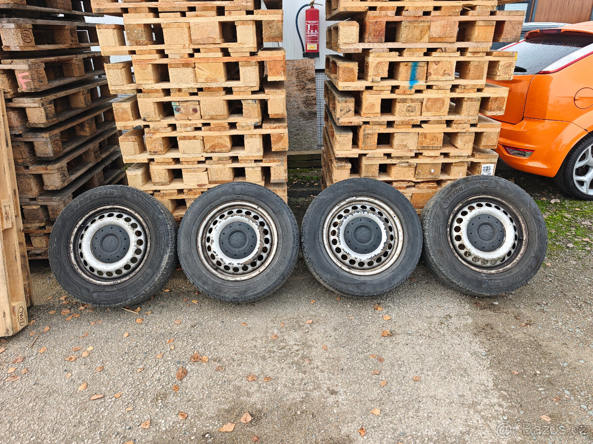 Plechové disky VW T5,T5.1,T6+celoroční Goodyear 215 65 16C