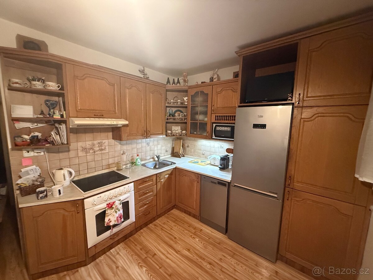 Kuchyňská linka z masivu „L“