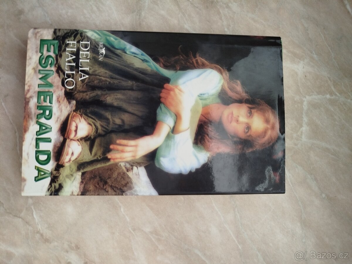 Esmeralda- Delia Fialo