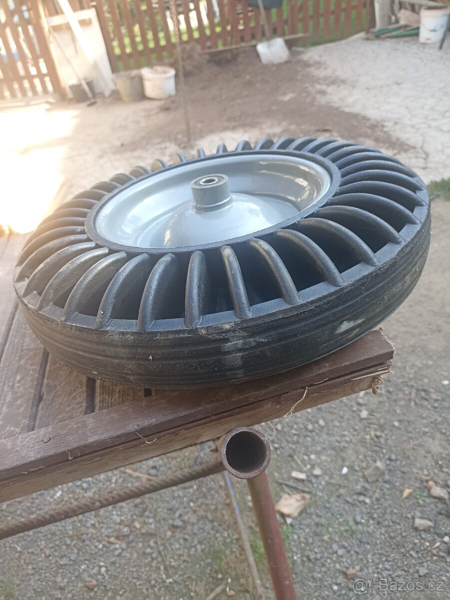 Nové kolo kolečka přůměr 38 plné