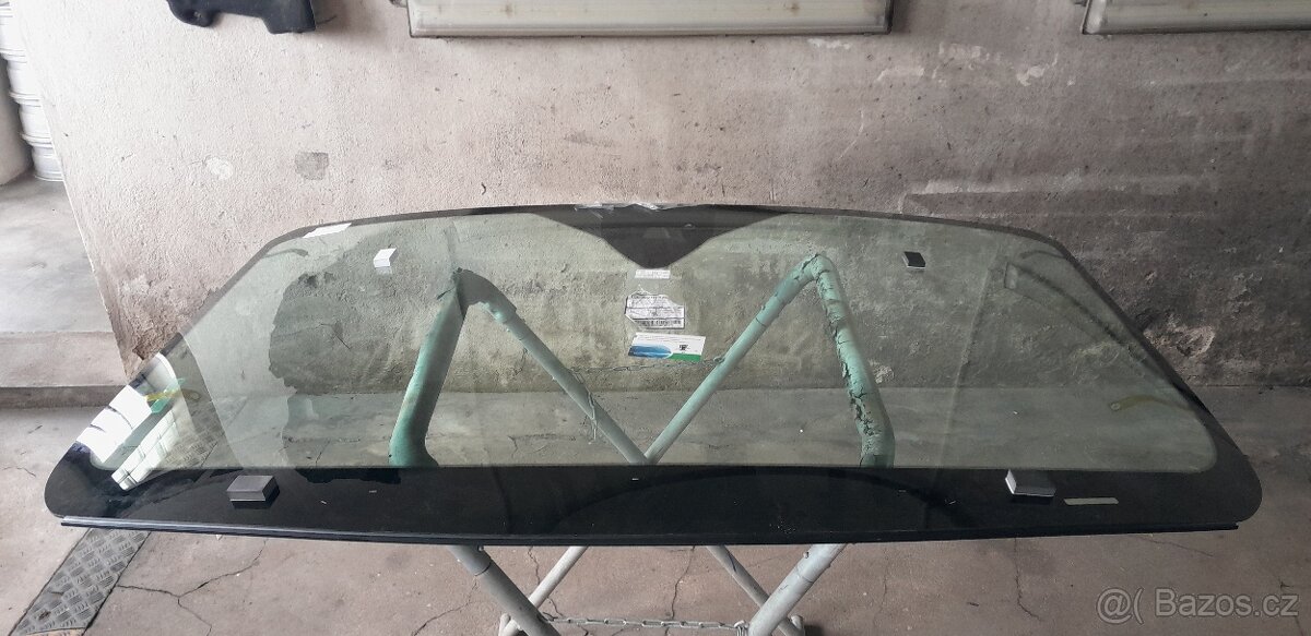 Čelní okno Ford Transit