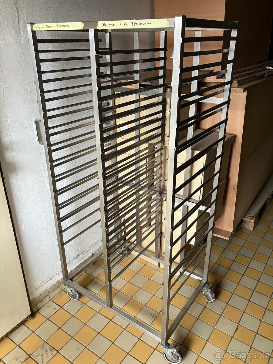 Stojan na gastro nádoby