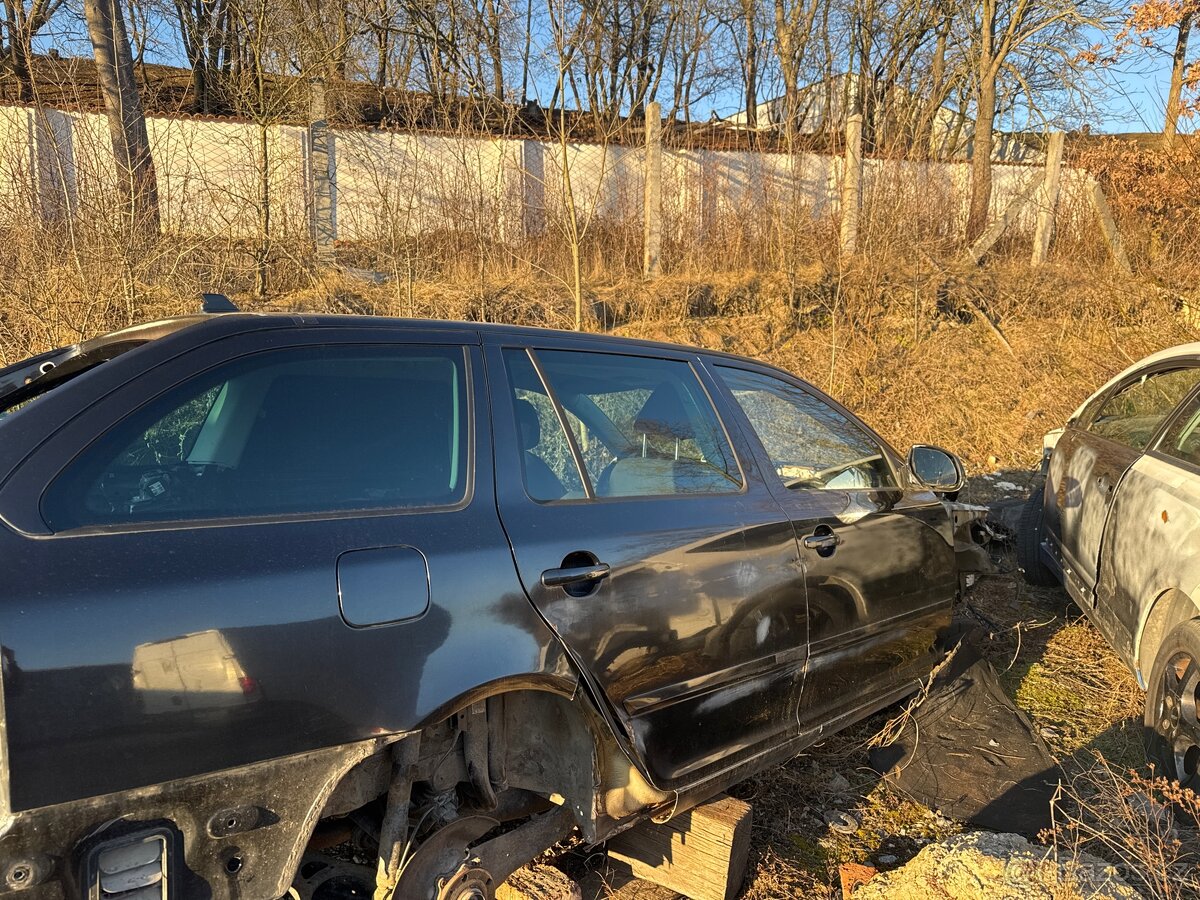 Boční sklo / okno Octavia 2 combi