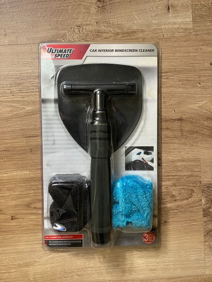 Čistič skel na teleskopické tyči pro automobily