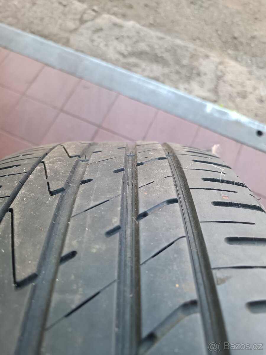 Letní pneu Hankook 235/55R18