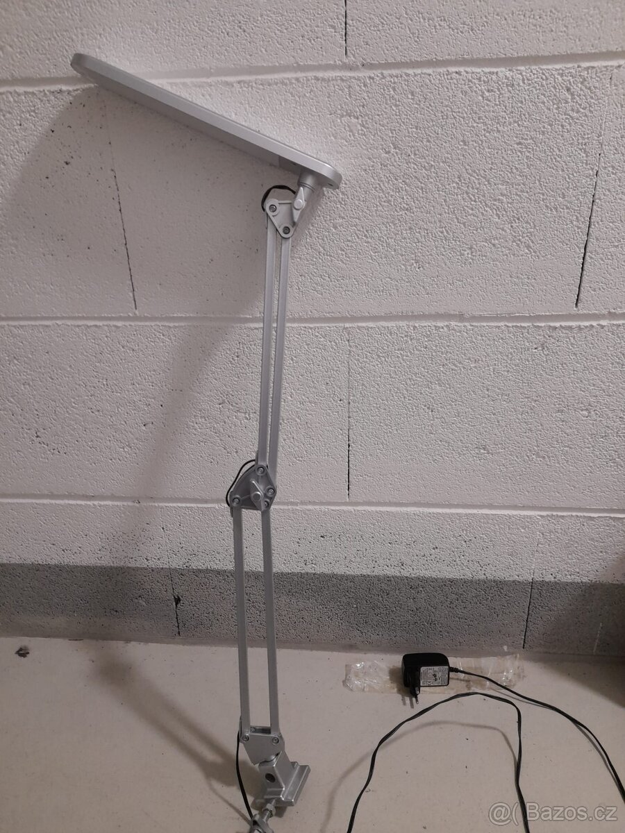 Stolní lampa