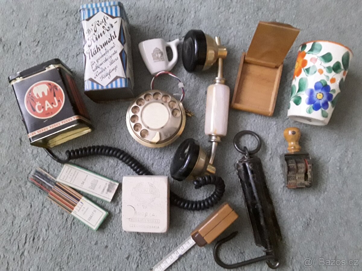 zajímavý konvolut RETRO předmětů od bakelitu po...