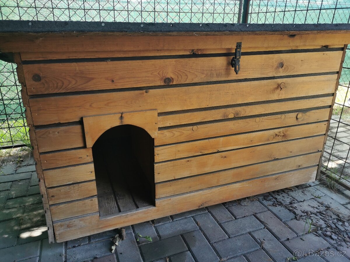 Zateplená psí bouda