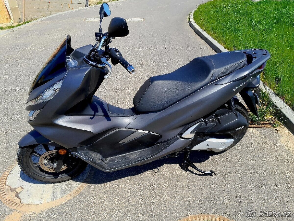 Honda PCX 125, s ABS,1 majitel, původ CZ, rok 2019