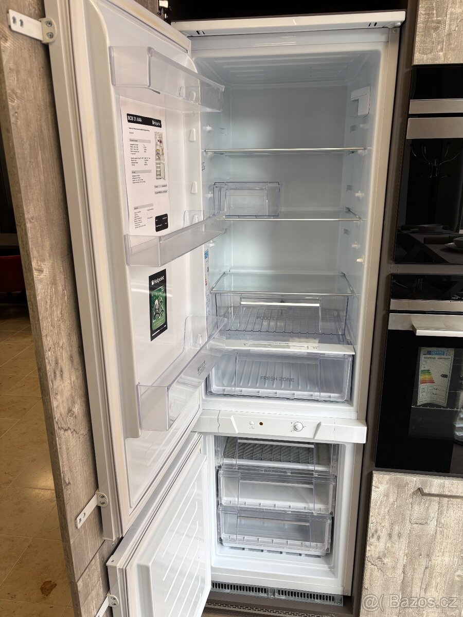 Lednice HotPoint BCB31AAA