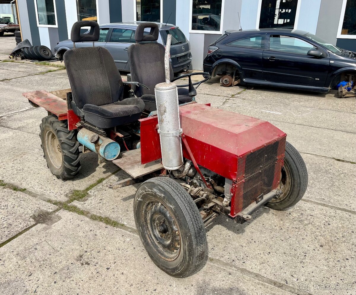 Traktor motor Š 1202 tuhá náprava z Multicaru dvě převodovky
