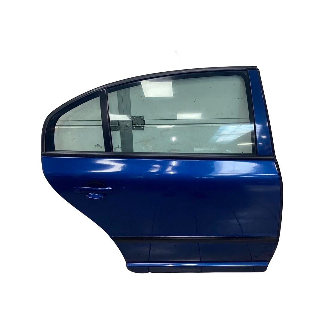 Pravé zadní dveře modrá LF5Q Škoda Superb 1 sedan r.v. 2006