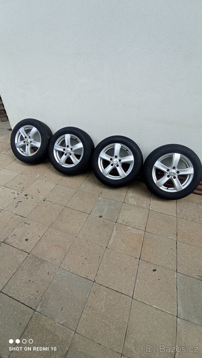 Goodyear 205/60R16, rozteč 5x114,3