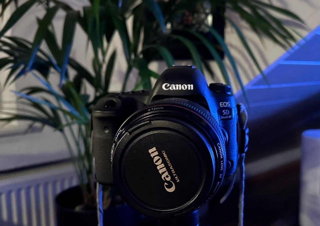 Tělo Canon EOS 5D Mark IV černé, TOP stav - bez závěrky 3000