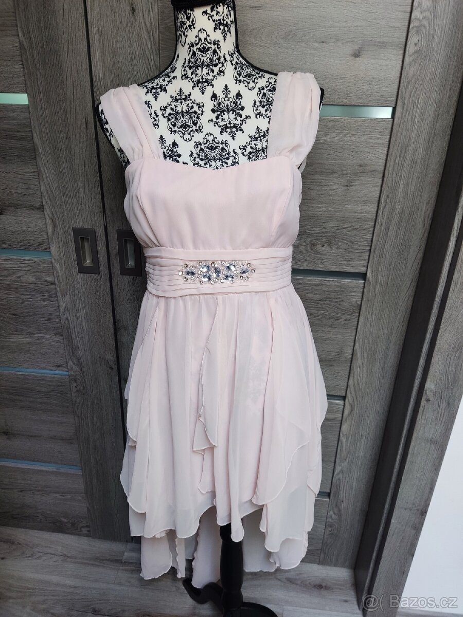 Růžové slávnostní šaty 38