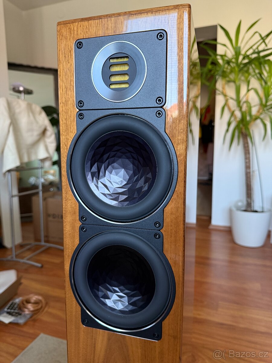 ELAC FS 407 - Elegantní sloupové reproduktory