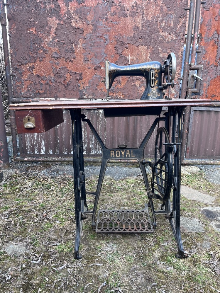 Starý šicí stroj