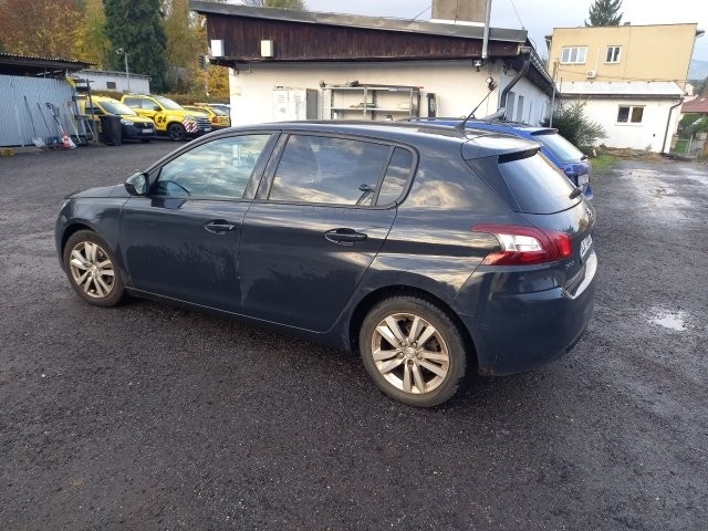 Osobní automobil Peugeot 308 hatchback