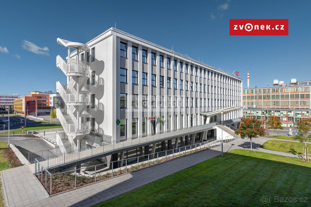 Pronájem obchodních prostor v centru Zlína, 100 m2 - 210 m2