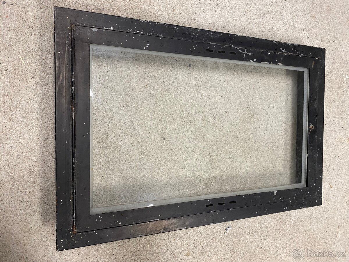 Hřbitovní skříňka vitrína na náhrobek