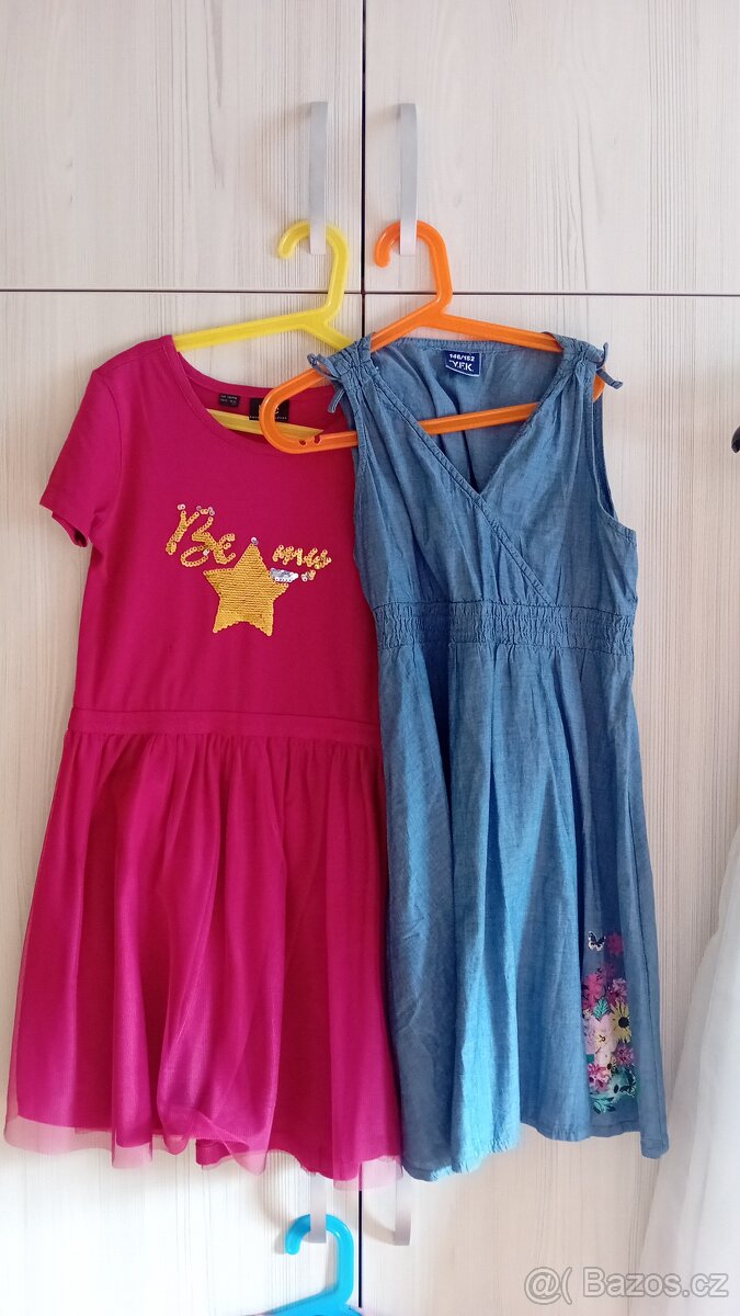 Dívčí šaty