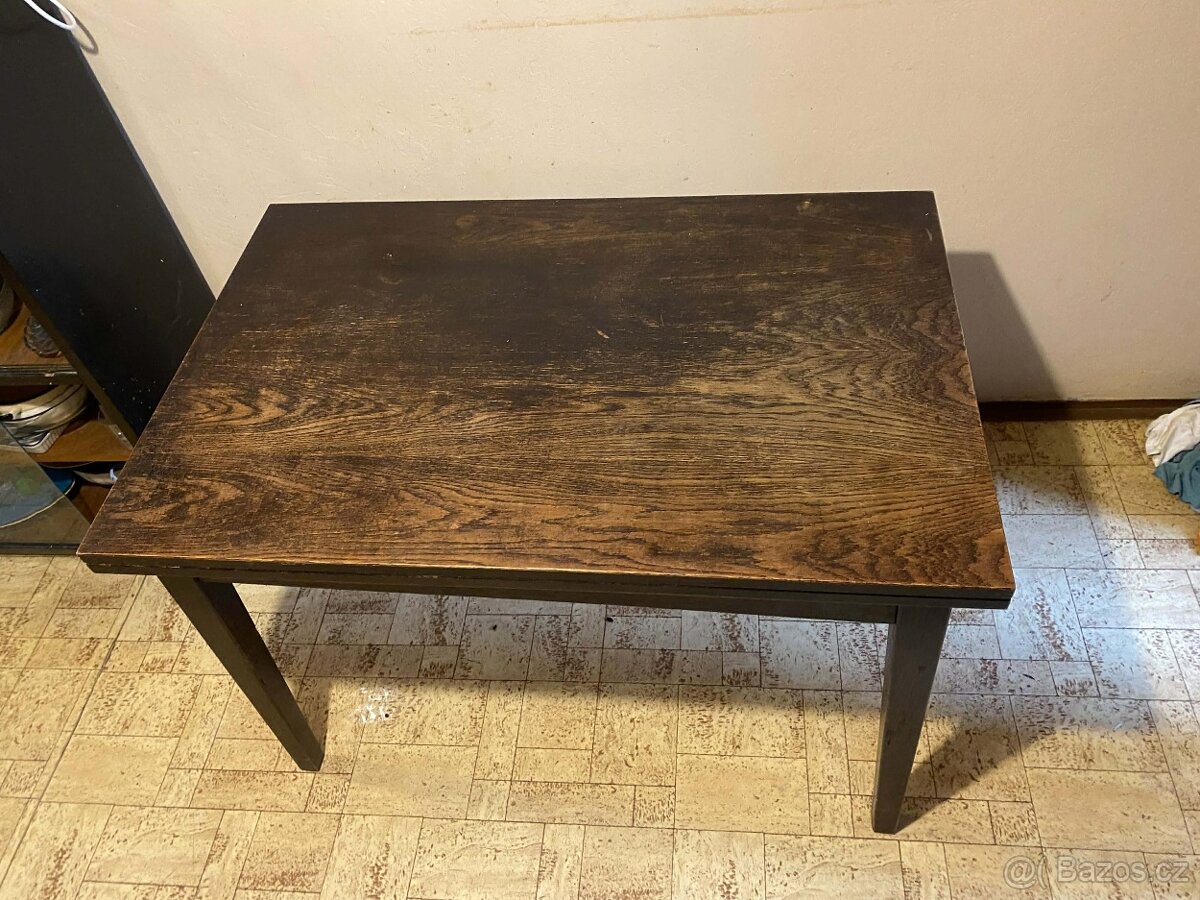 Masivní stůl hnědá rozkládací