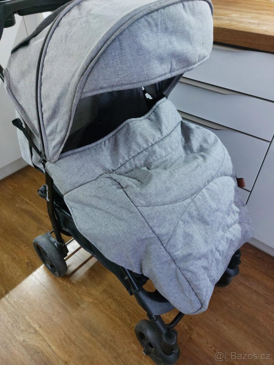 Sportovní kočárek