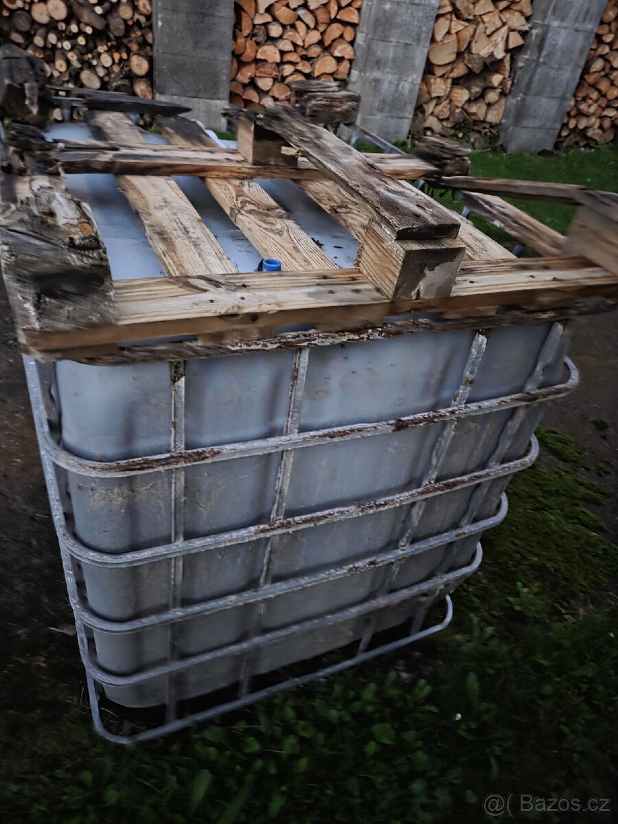 Prodám IBC nádrž 1000l
