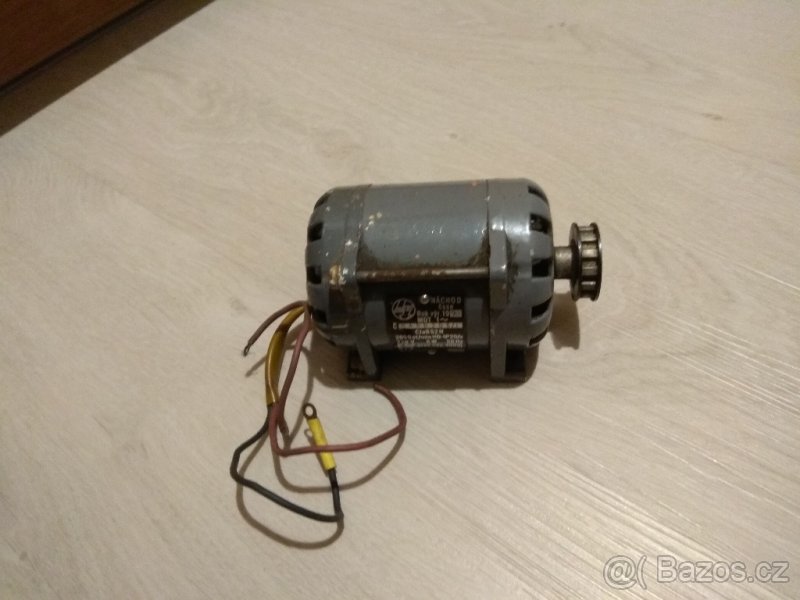 220 V Moturek
