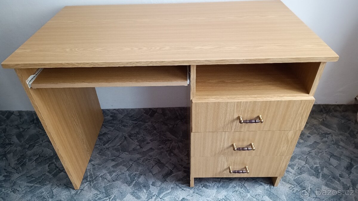 Psací stůl