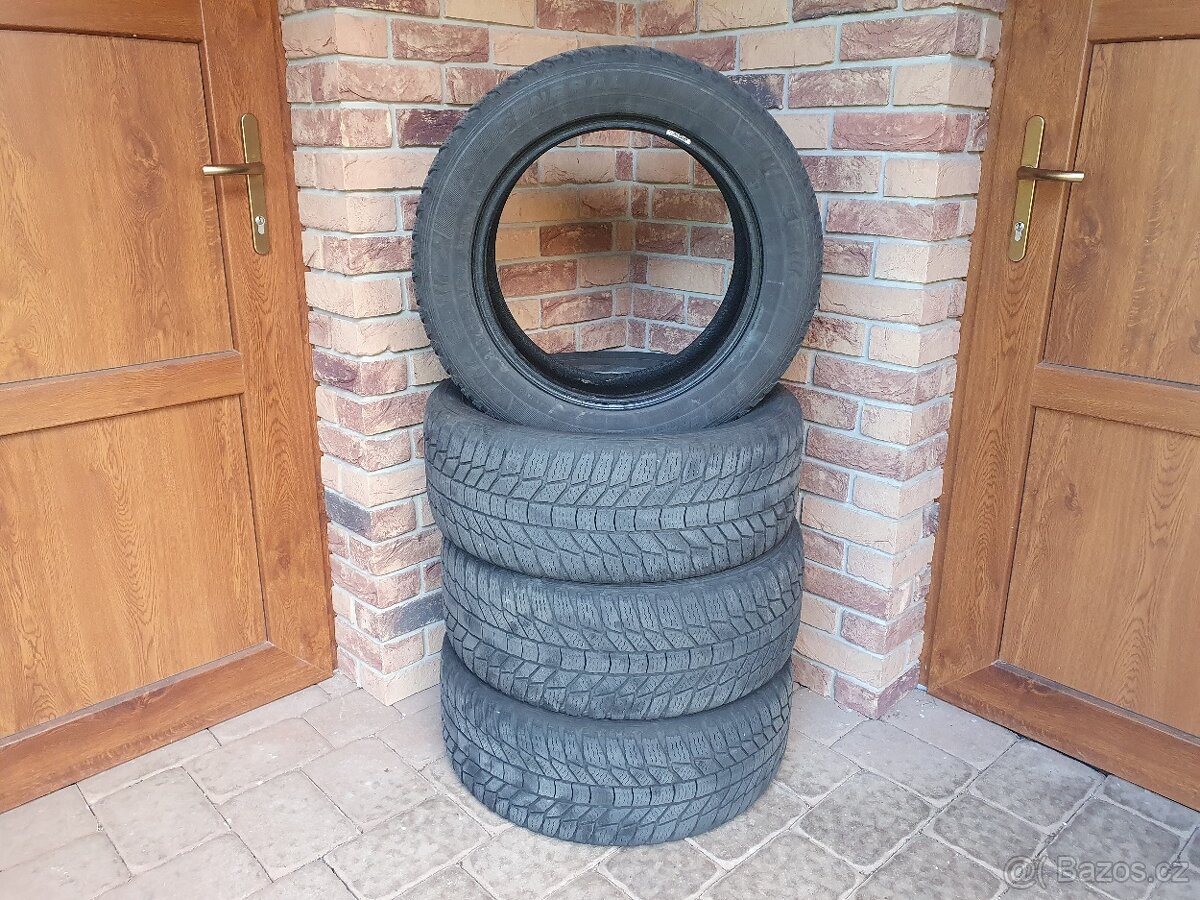 Zimní pneu 235/55/17