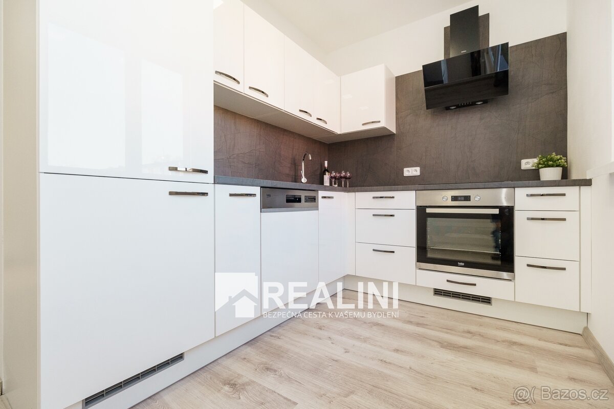 Nadstandartní byt 2+1 s lodžií po kompletní rekonstrukci