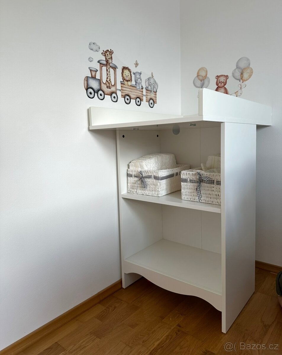 Přebalovací pult Ikea