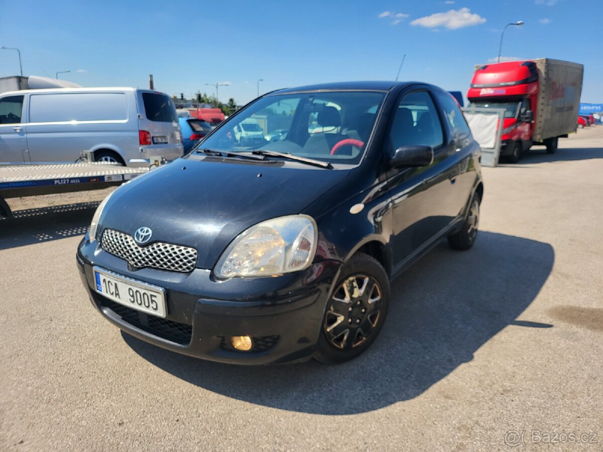 Toyota Yaris 1.3i,64kw,rok výroby 2004.