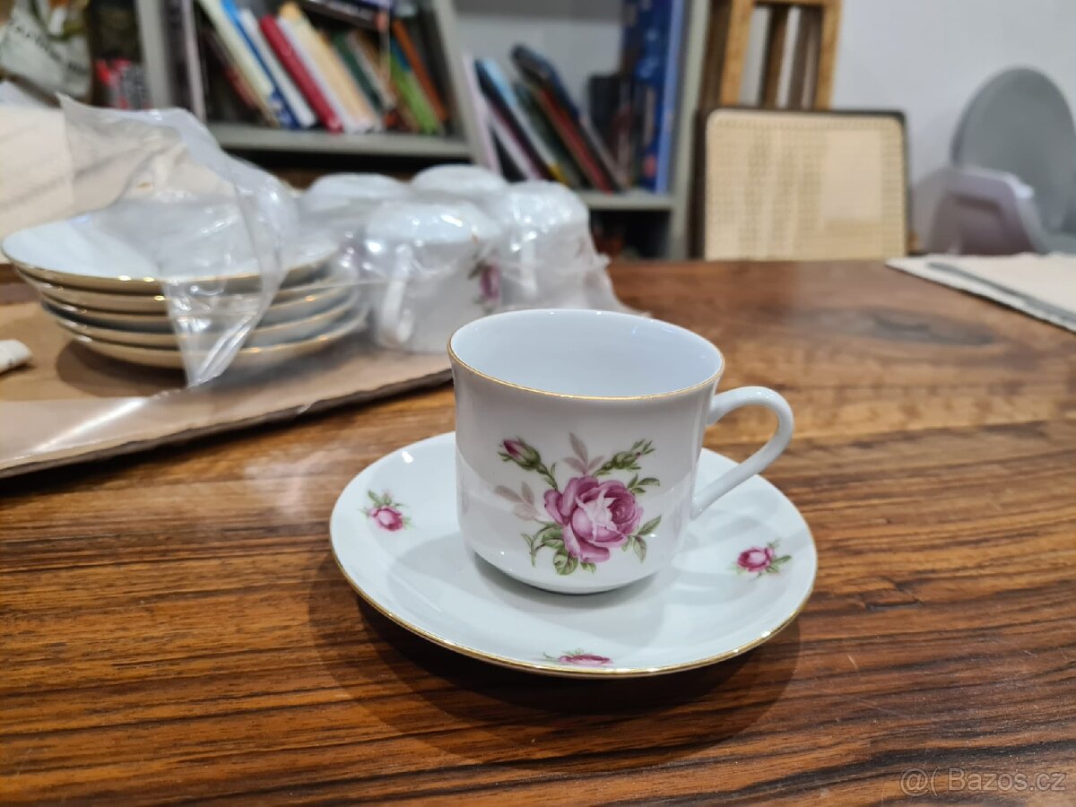 Prodám sadu šálku s podšálkem na kafe - 6 ks