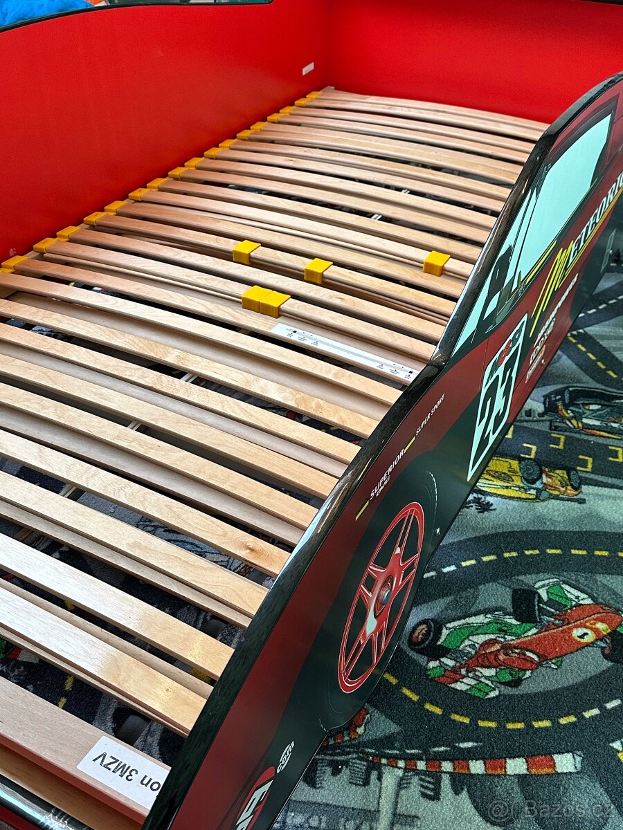 dětská postel auto