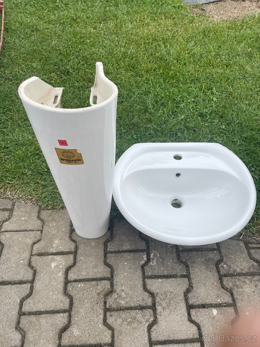 Prodám umyvadlo s keramickou nohou