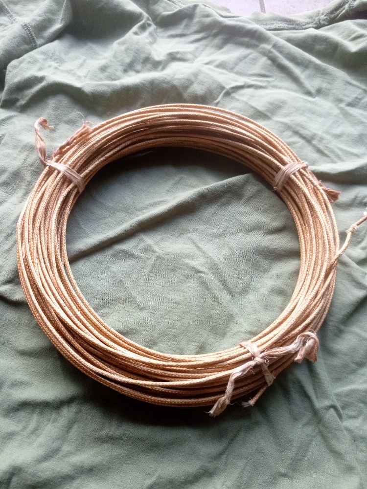 Starý opletovaný kabel předválečná auta a motocykly