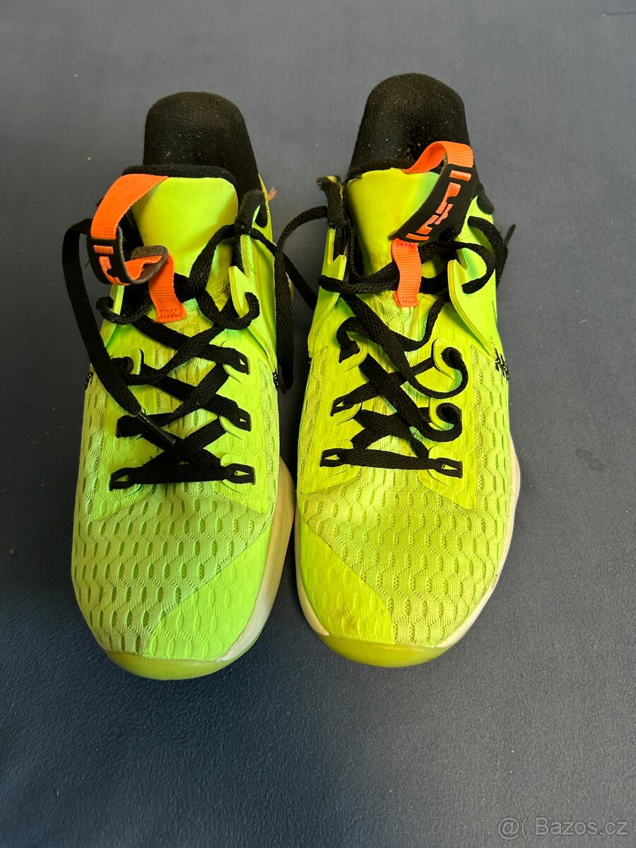 Basketbalové boty Nike Lebron, vel. 42