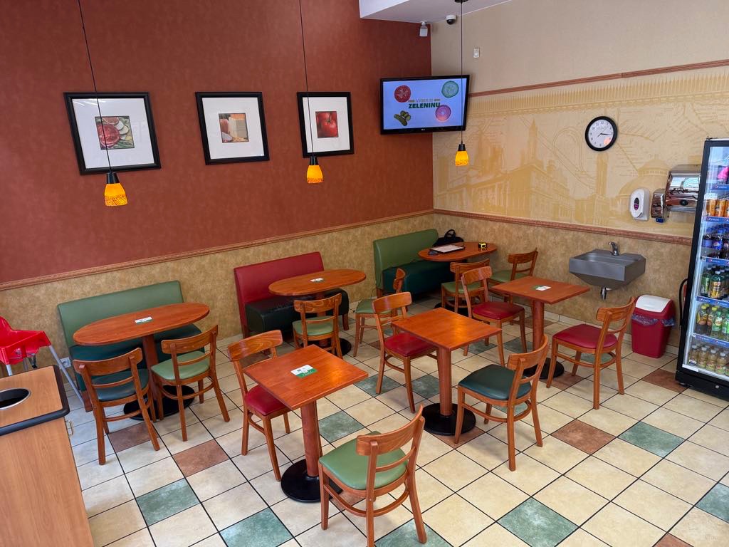 Prodám nábytek z restaurace