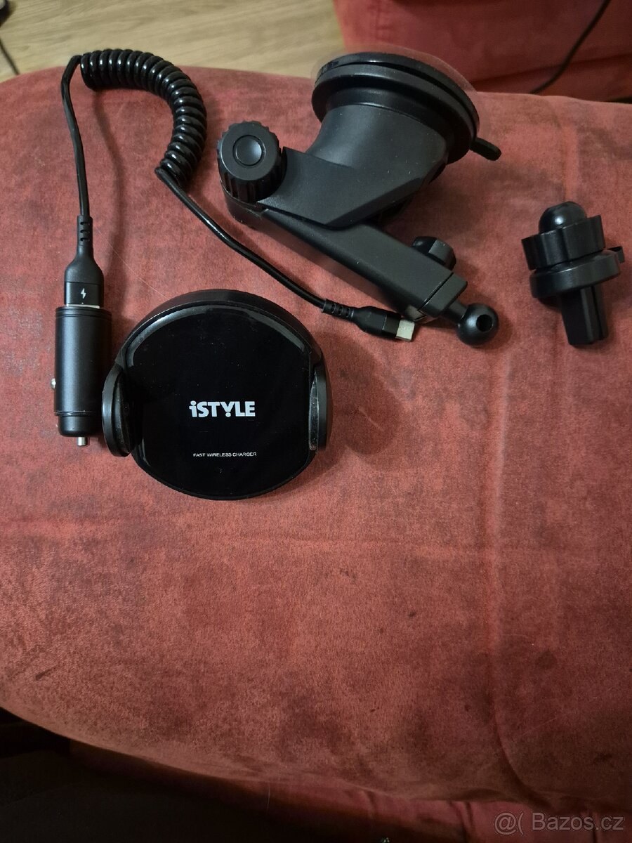 Bezdrátová nabíječka do auta istyle