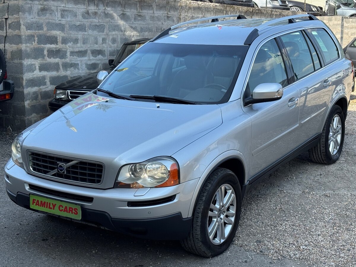 Volvo XC90, 2.4D5,MANUÁL,SERVIS.KN,TOP
