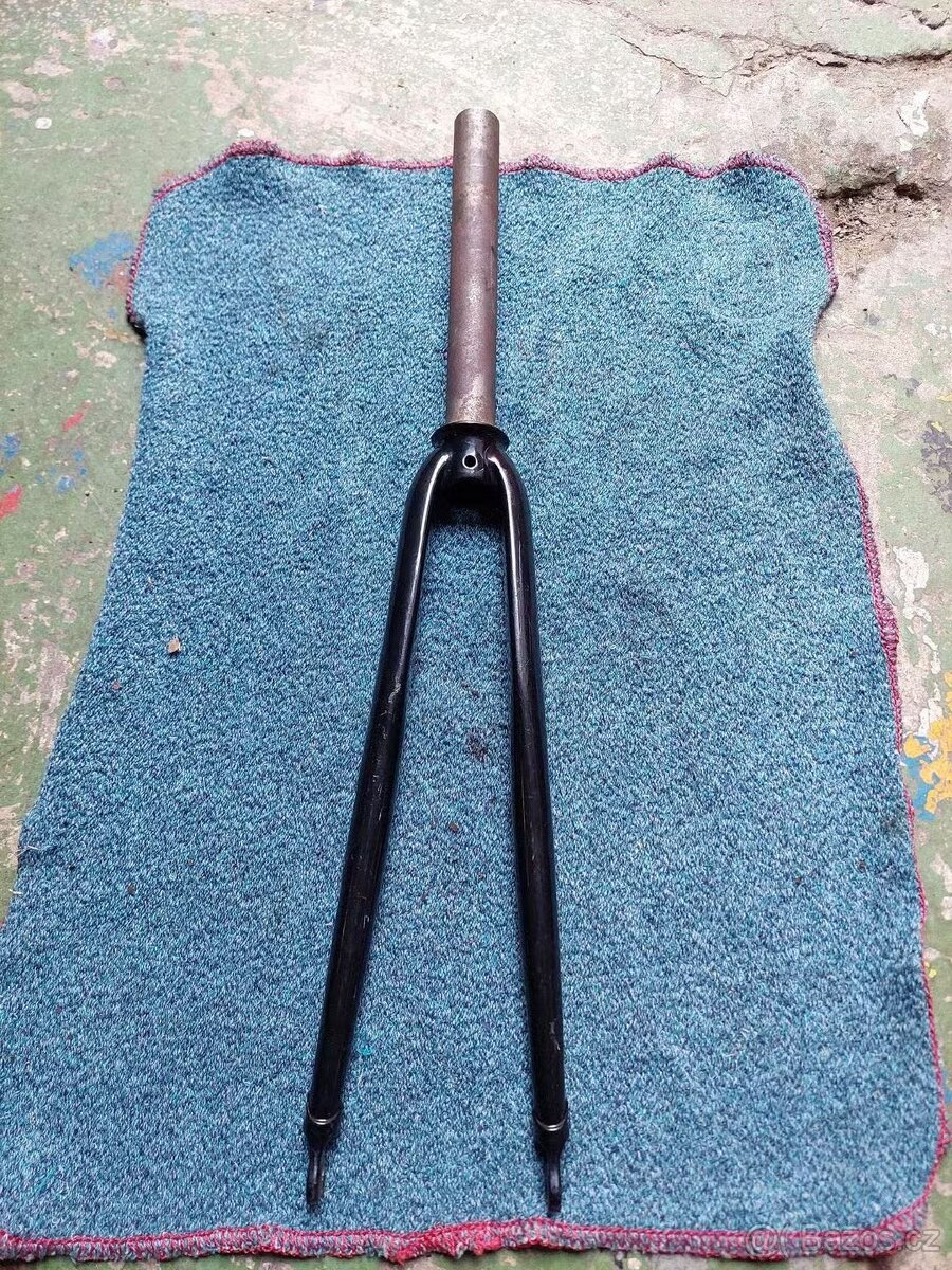Crmo silnicni vidlice 1 1/8