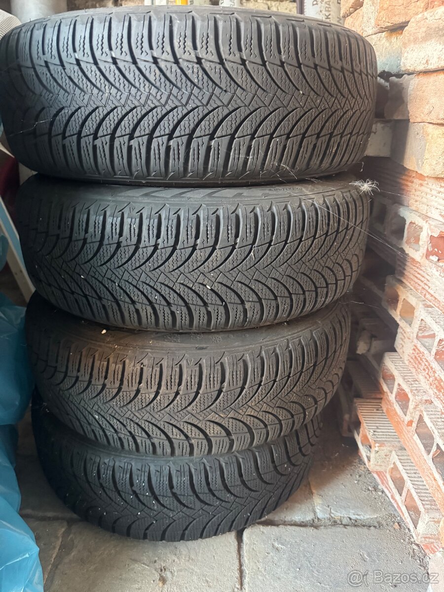ZIMNÍ PNEU NEXEN 185/60/R15, PLECHOVÉ DISKY 5x100