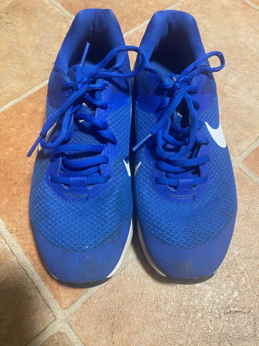 Prodám klučičí  sportovní boty