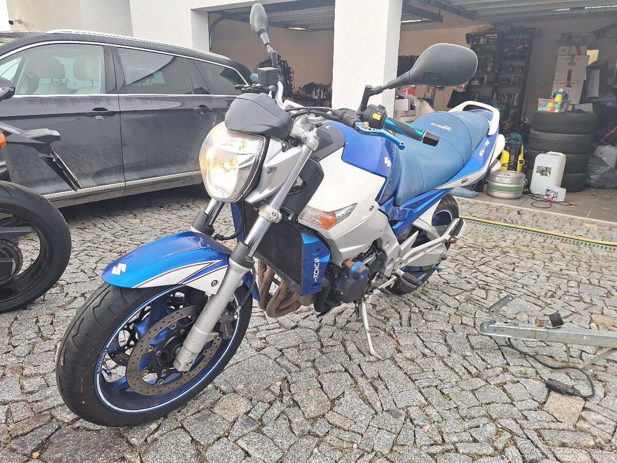 Suzuki GSR600
